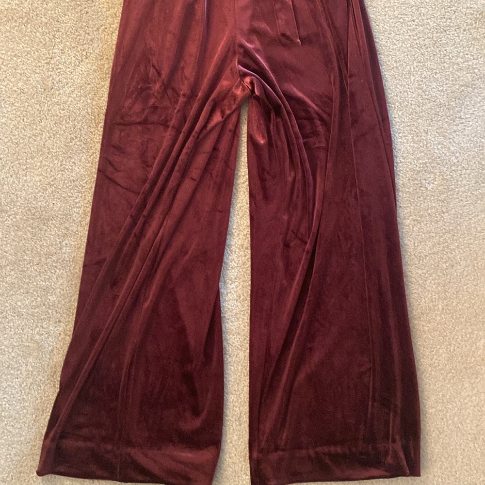 Banana Republic NWT size 6 velvet jumpsuit - Picture 4 of 9